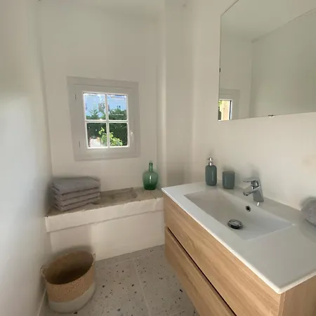 Дом отдыха Maison De Charme Avec Jardin Et Parking- Centre De Montignac, A 10 Min De Lascaux Монтиньяк